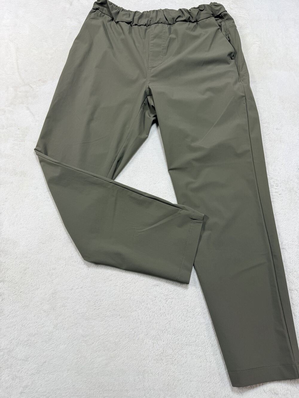 Vuori Olive Green Stretch Travel Pants Gorpcore Athleisure Modern Uniform Sz M